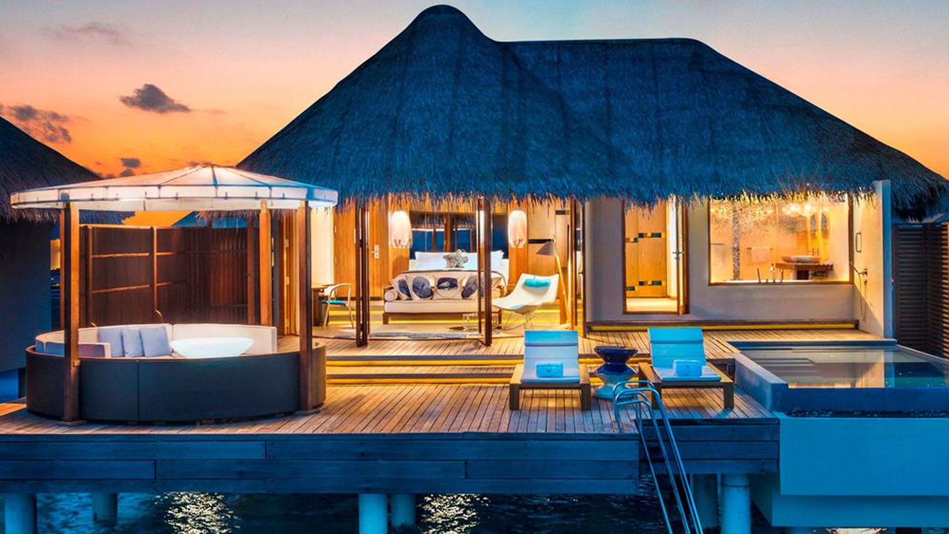 FABULOUS OVERWATER OASIS