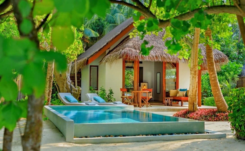 DELUXE BEACH FROUNT VILLA WITH POOL