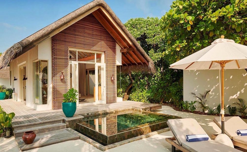 BEACH SUNRISE VILLA WITH POOL