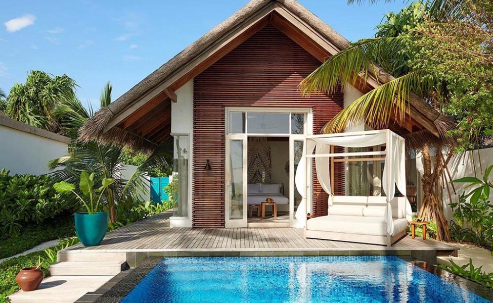 DELUXE BEACH SUNRISE VILLA WITH POOL