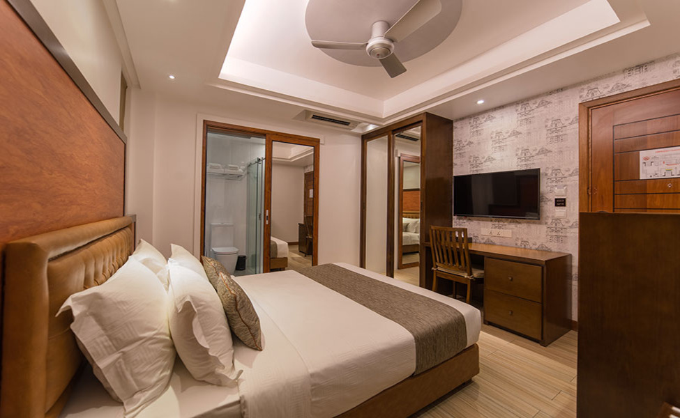 DELUXE DOUBLE ROOM
