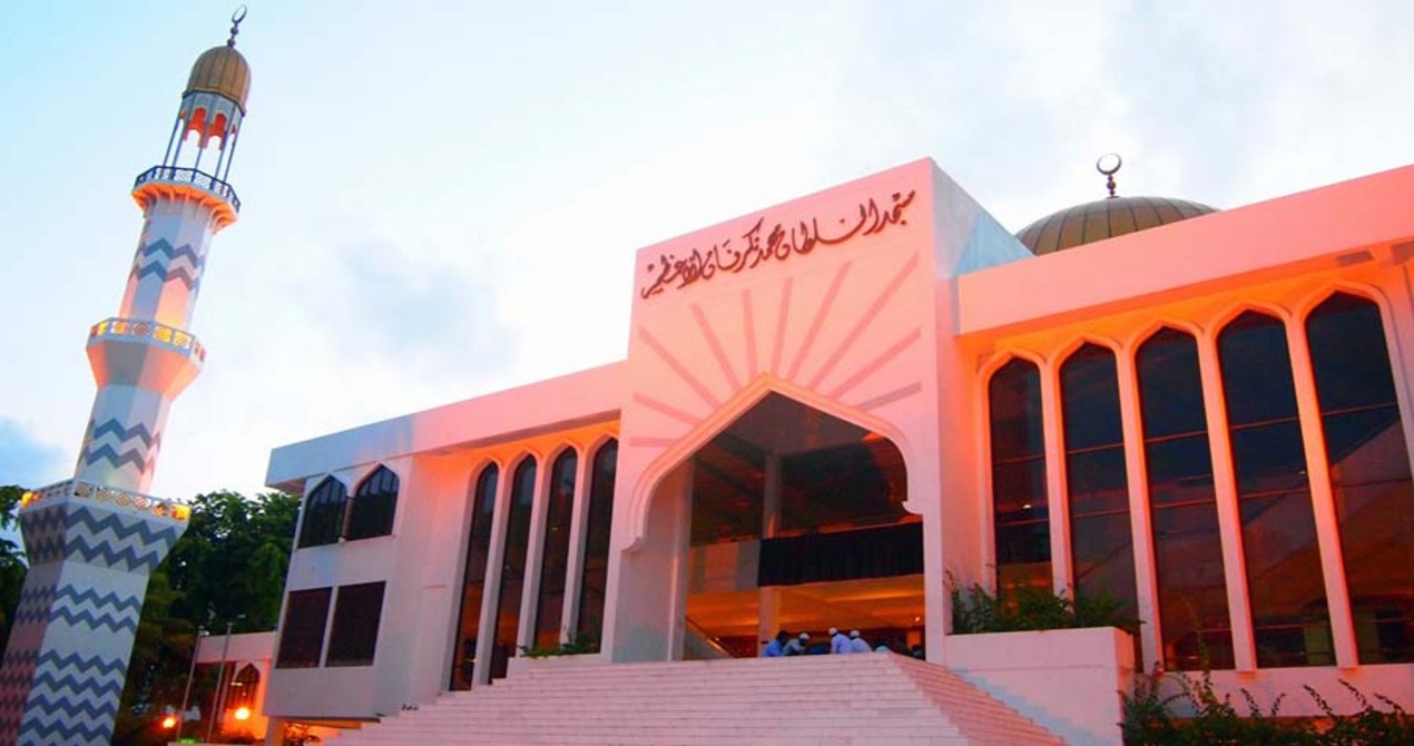 SAMANN HOST HOTEL