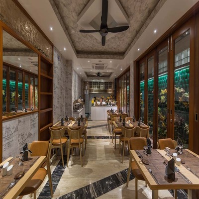 SAMANN HOST HOTEL